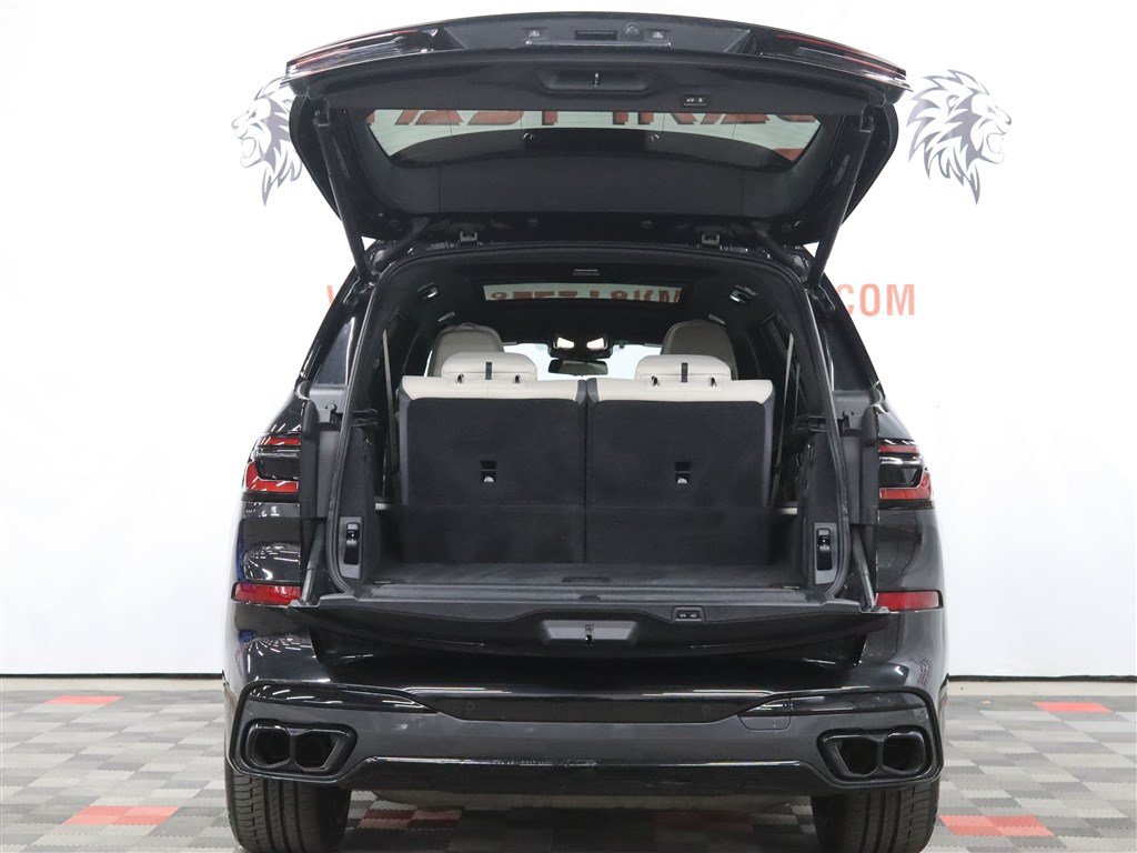 Used 2023 BMW X7 M60i w/ Executive Package AWD/4WD image 7