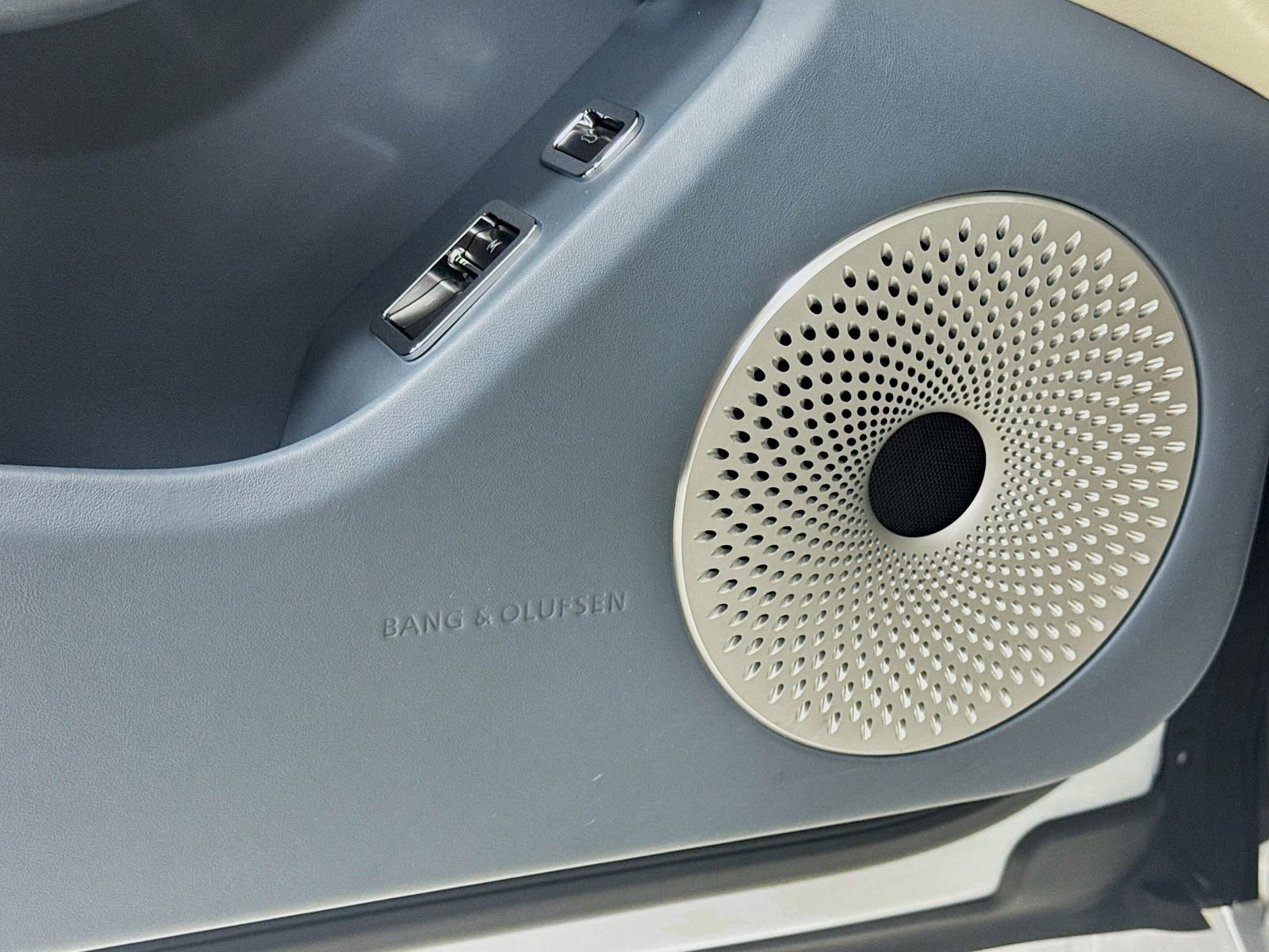 Used 2022 Bentley Flying Spur W12 image 18