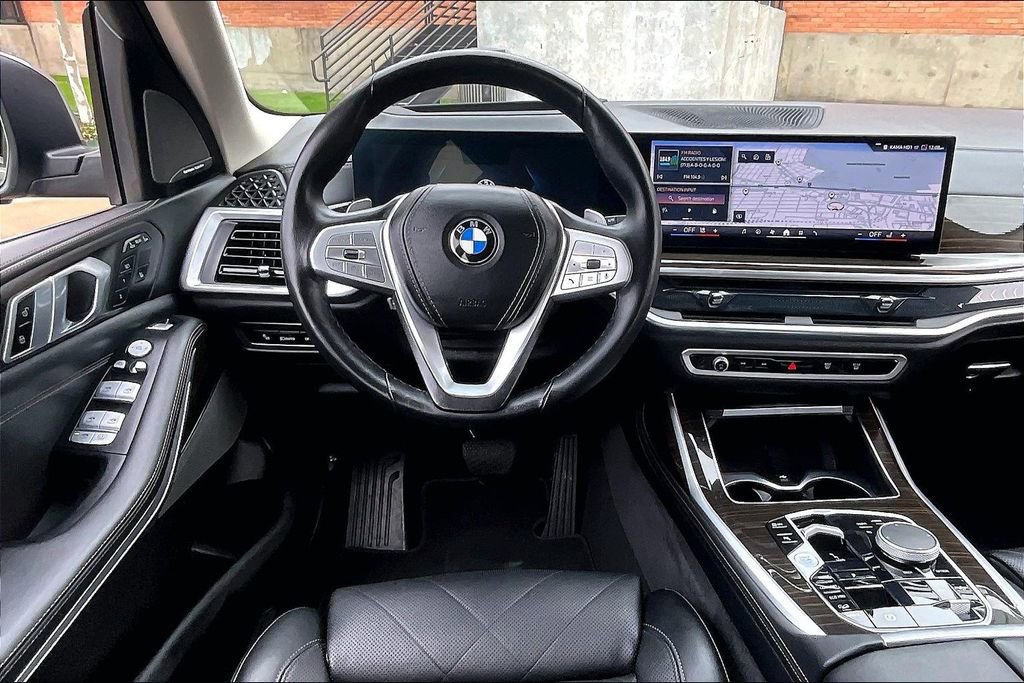 Used 2024 BMW X7 xDrive40i image 8