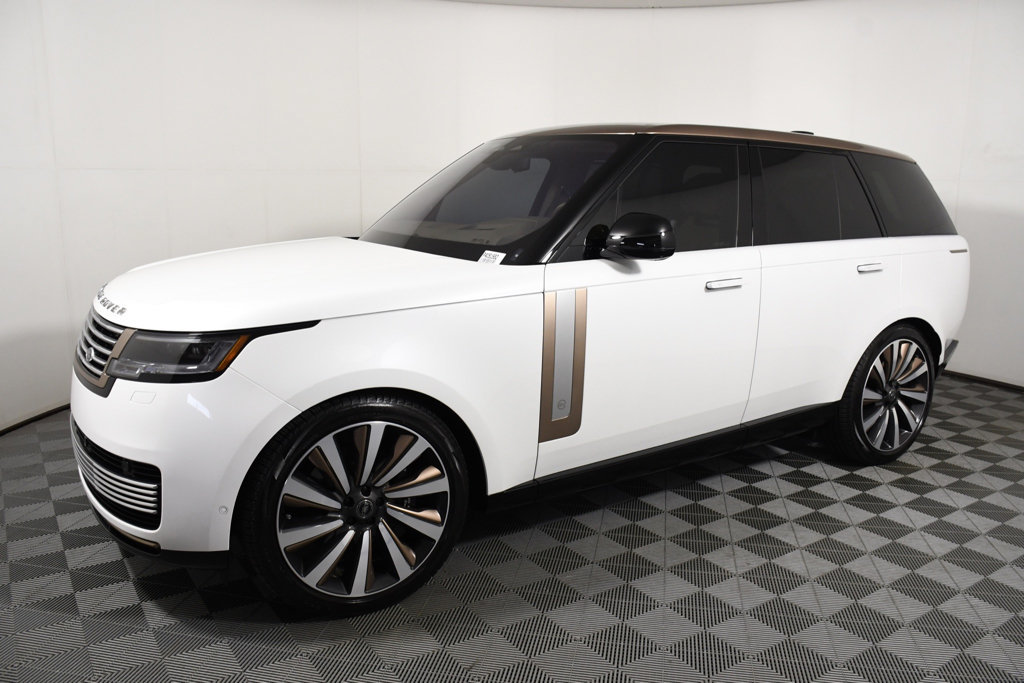 Used 2023 Land Rover Range Rover SV AWD/4WD image 2