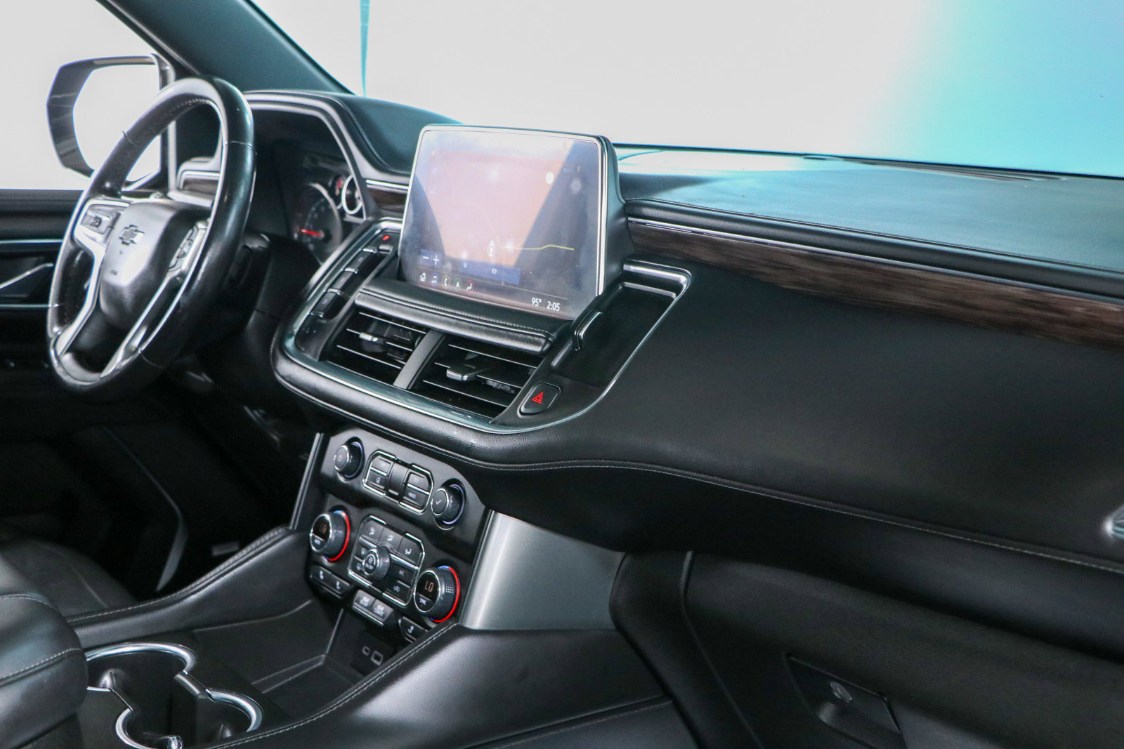 Used 2021 Chevrolet Tahoe Z71 w/ Rear Media and Nav Package AWD/4WD image 31