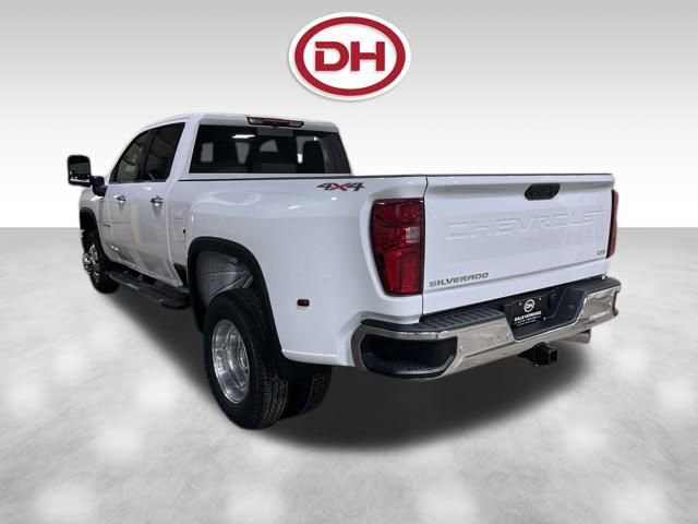 Used 2026 Chevrolet Silverado 3500 LTZ w/ LTZ Convenience Package AWD/4WD image 9