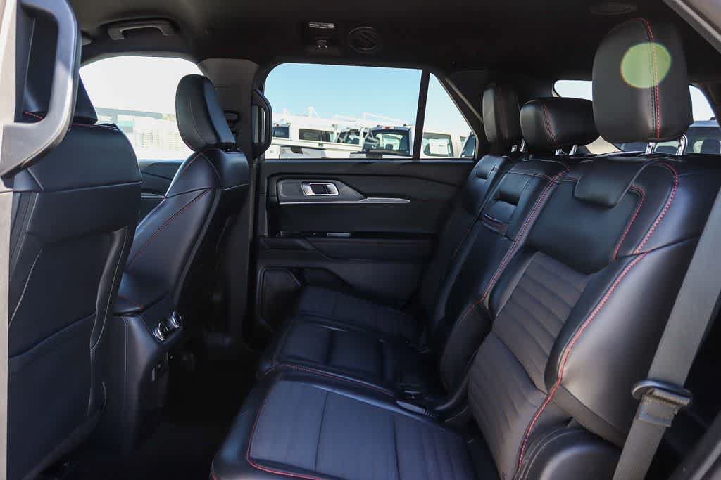 Certified 2025 Ford Explorer ST-Line RWD image 18