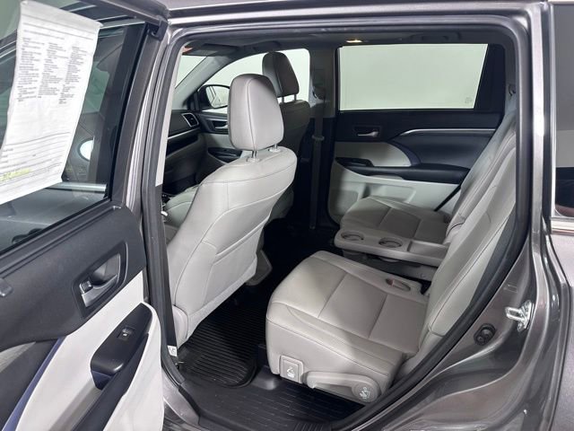 Used 2018 Toyota Highlander Limited AWD/4WD image 17