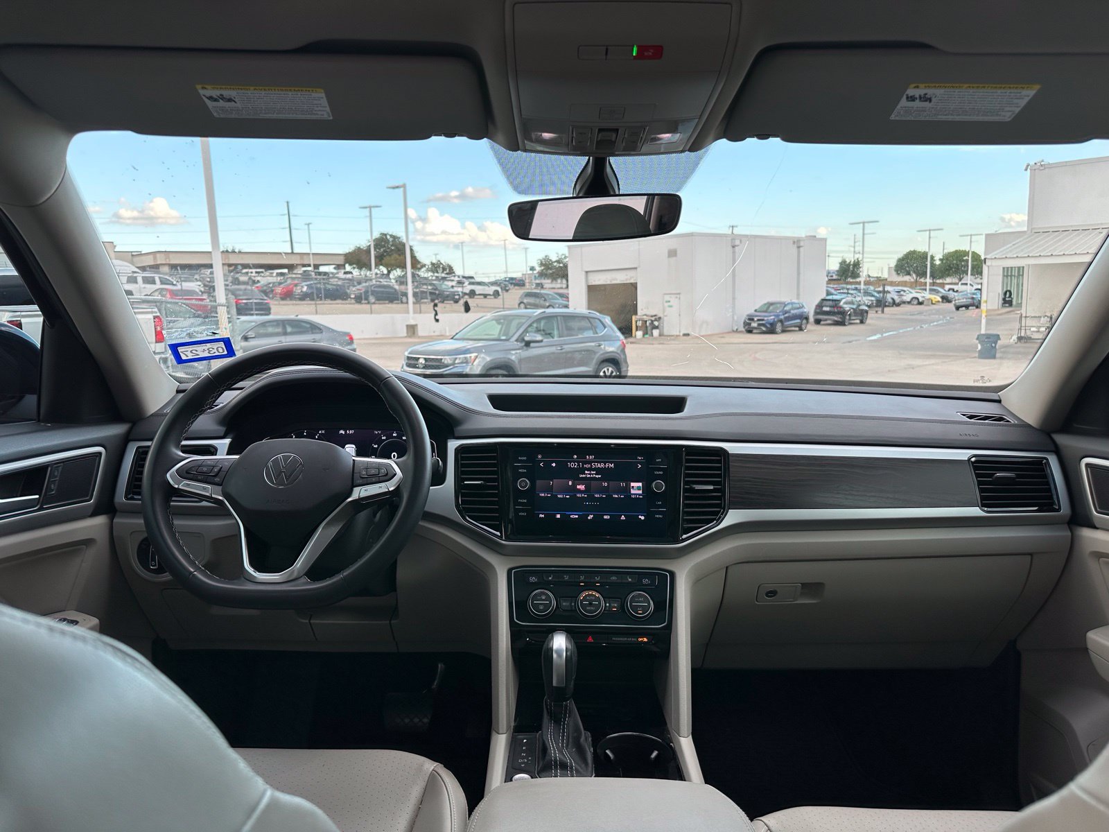 Used 2023 Volkswagen Atlas SE w/ Panoramic Sunroof Package FWD image 17