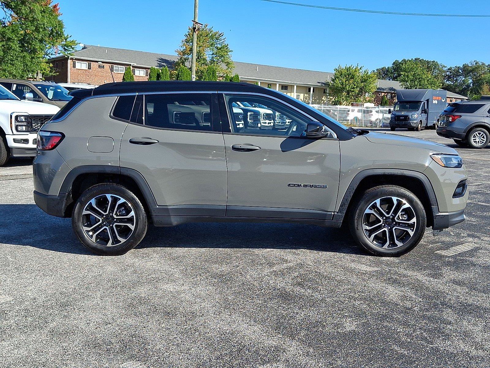 Used 2023 Jeep Compass Limited w/ Sun and Sound Group AWD/4WD image 7