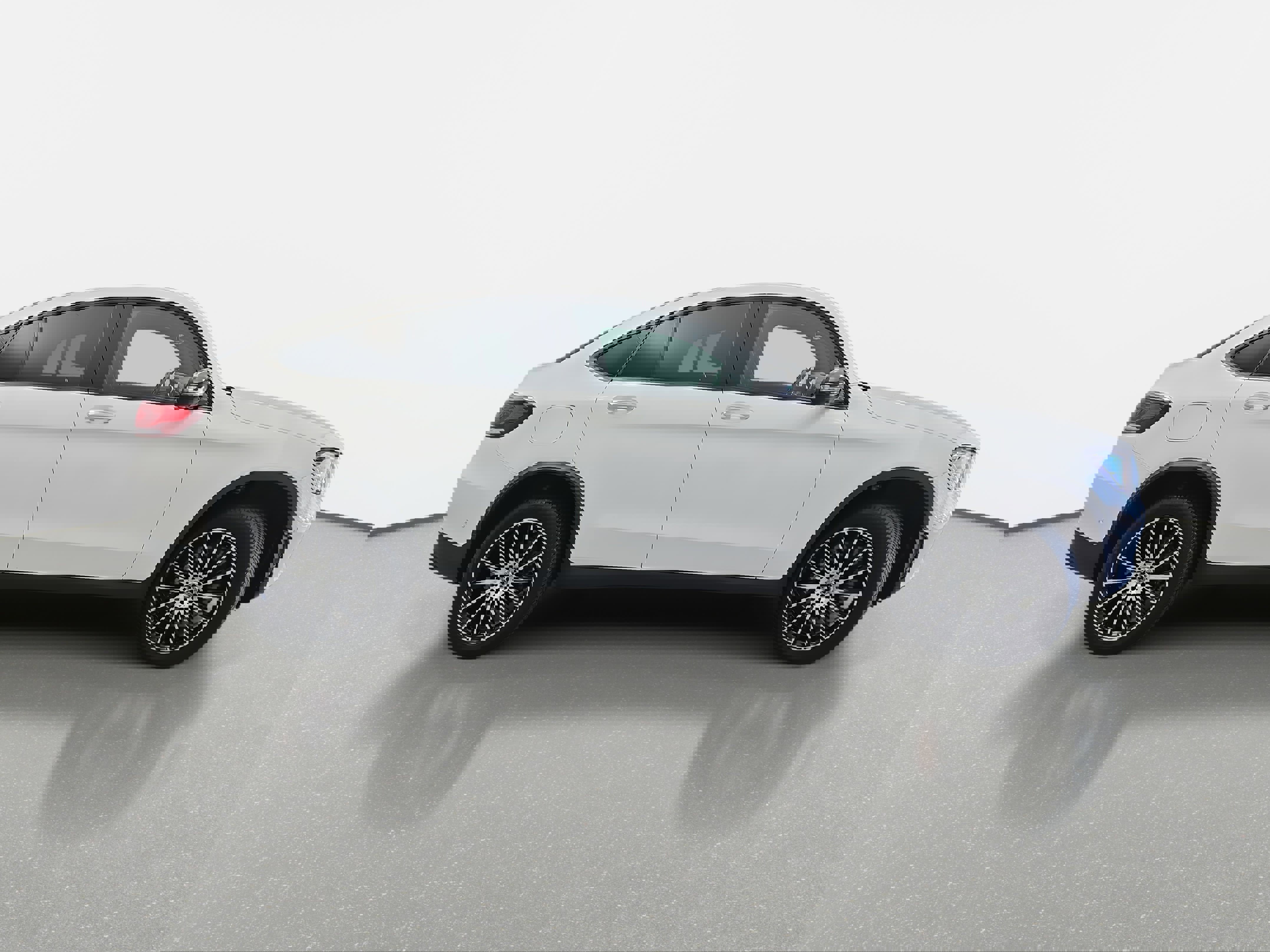 Used 2023 Mercedes-Benz GLC 300 4MATIC Coupe image 4