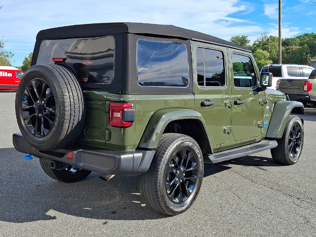 Used 2023 Jeep Wrangler Unlimited Sahara w/ Cold Weather Group AWD/4WD image 6