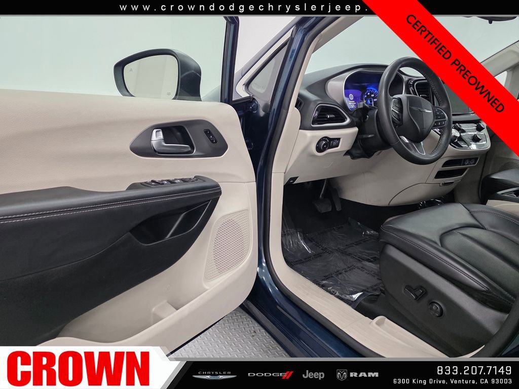 Certified 2023 Chrysler Pacifica Touring-L image 20