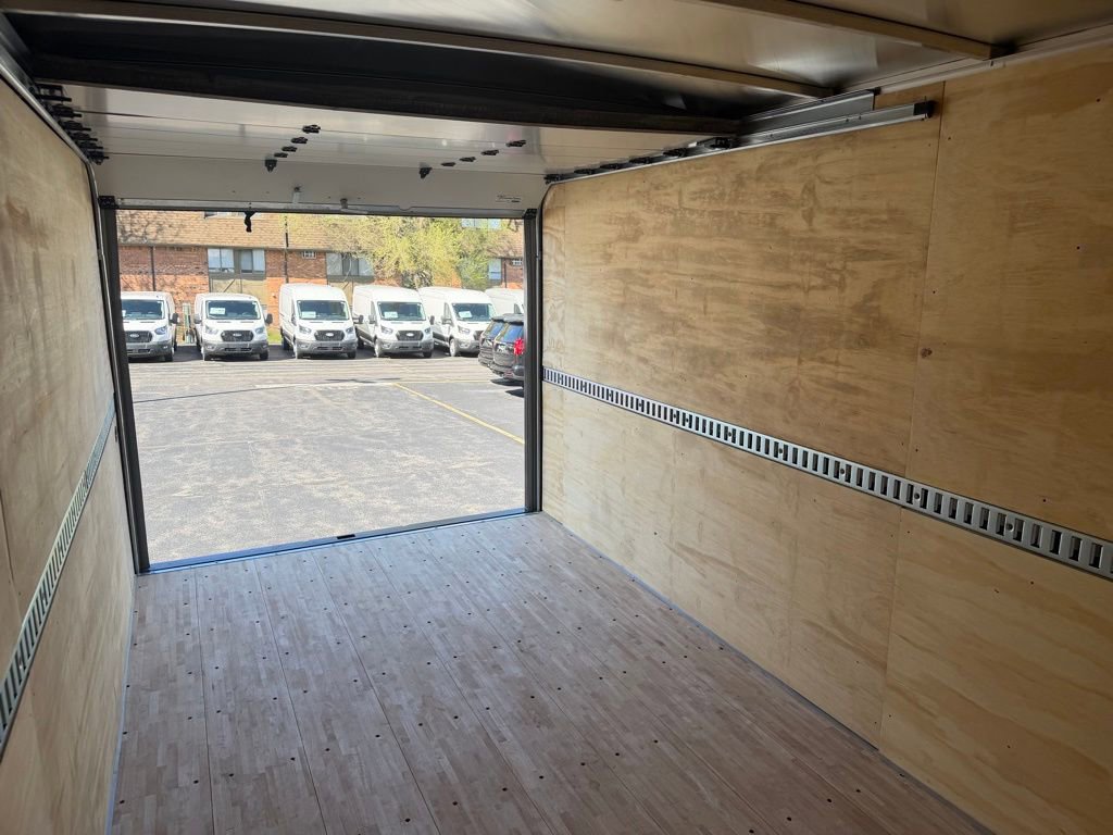 New 2027 Ford E-450 and Econoline 450 Super Duty w/ Power Equipment Group image 39