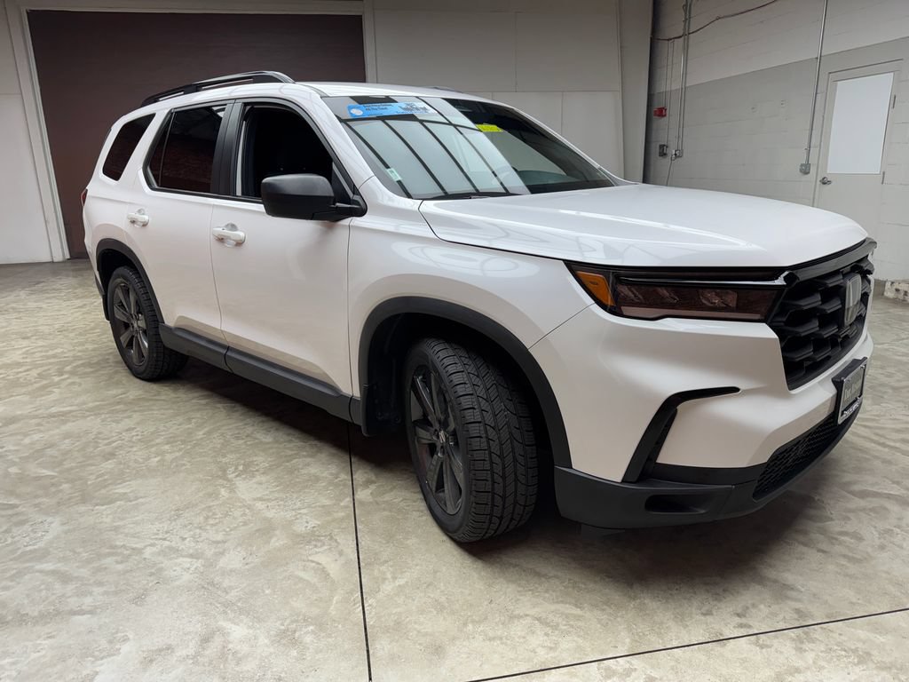 Used 2023 Honda Pilot Sport image 7