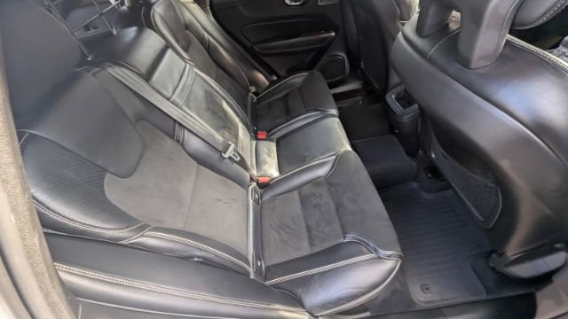 Used 2018 Volvo XC60 T6 R-Design w/ Convenience Package image 21