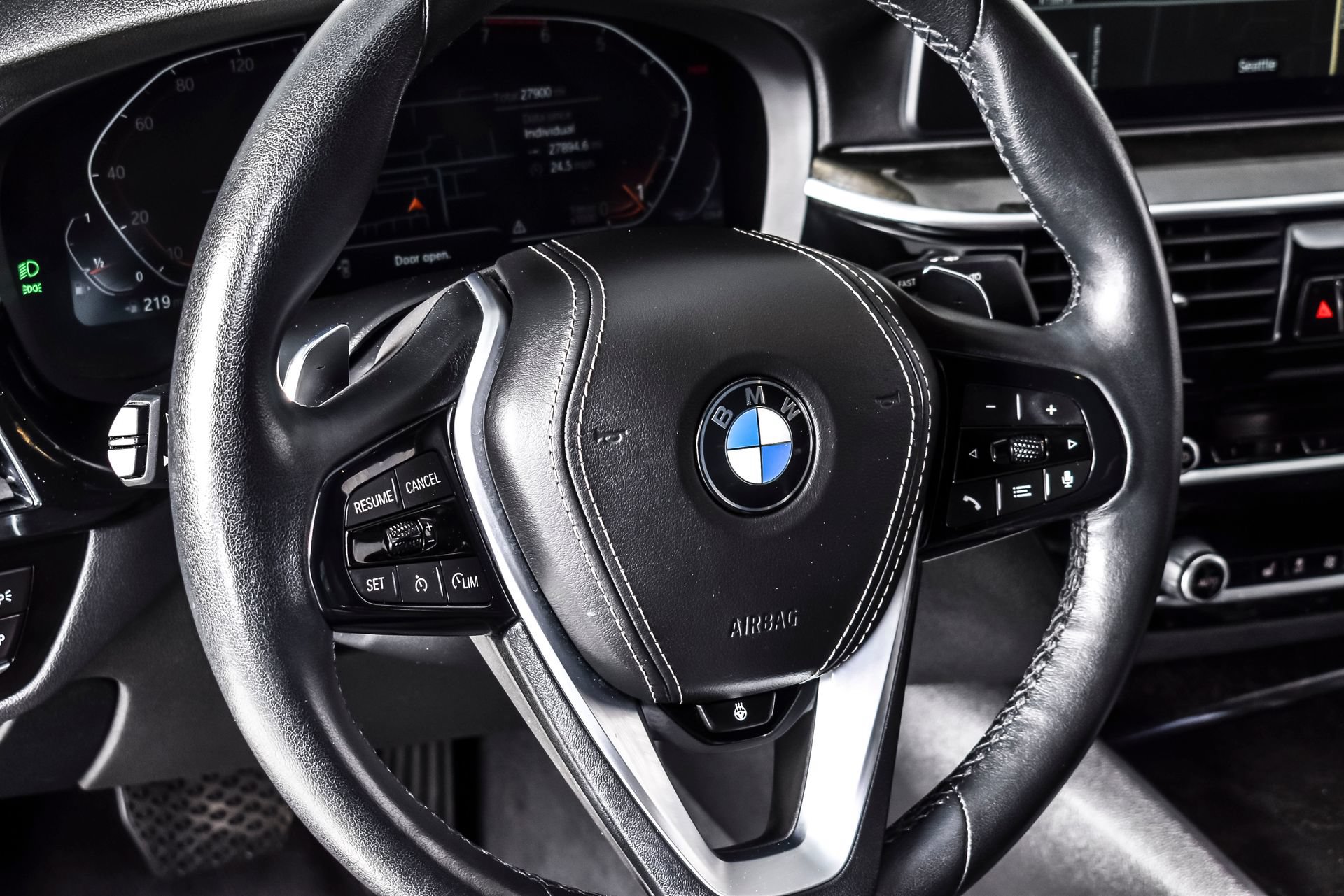 Used 2023 BMW 530i xDrive w/ Premium Package AWD/4WD image 18