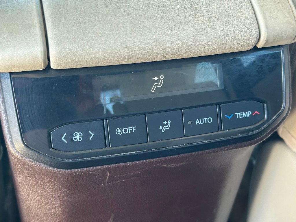 Used 2021 Toyota Highlander Limited FWD image 27