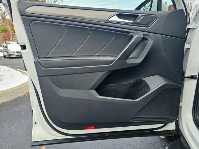 Used 2022 Volkswagen Tiguan SE image 21