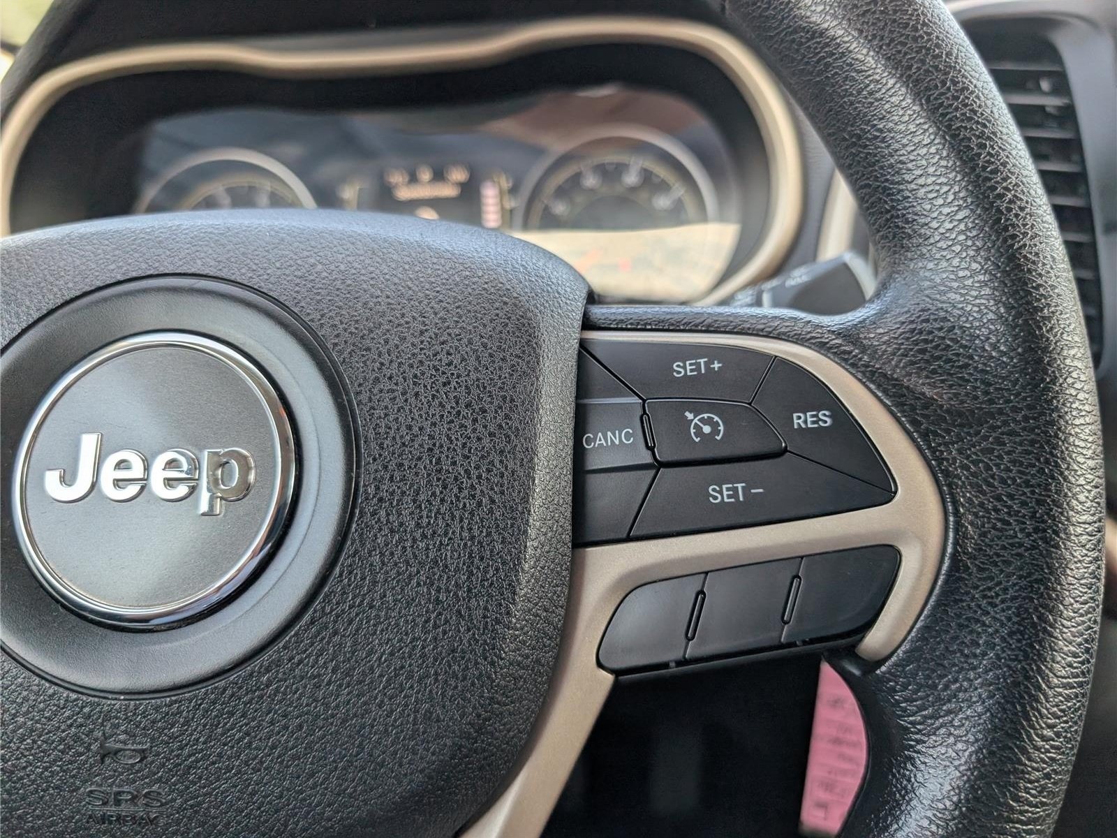 Used 2015 Jeep Cherokee Sport AWD/4WD image 22