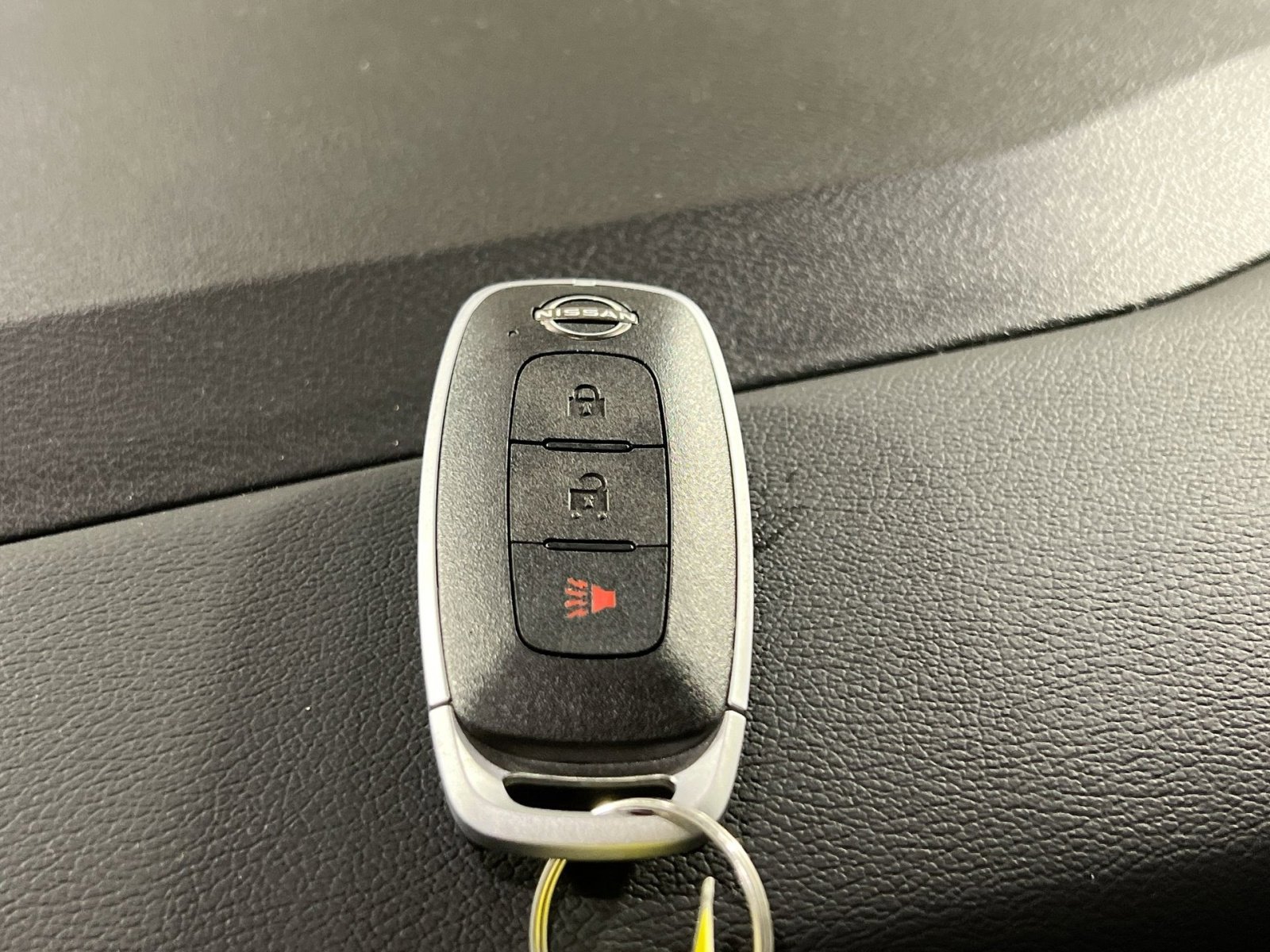 Used 2025 Nissan Kicks SV image 28