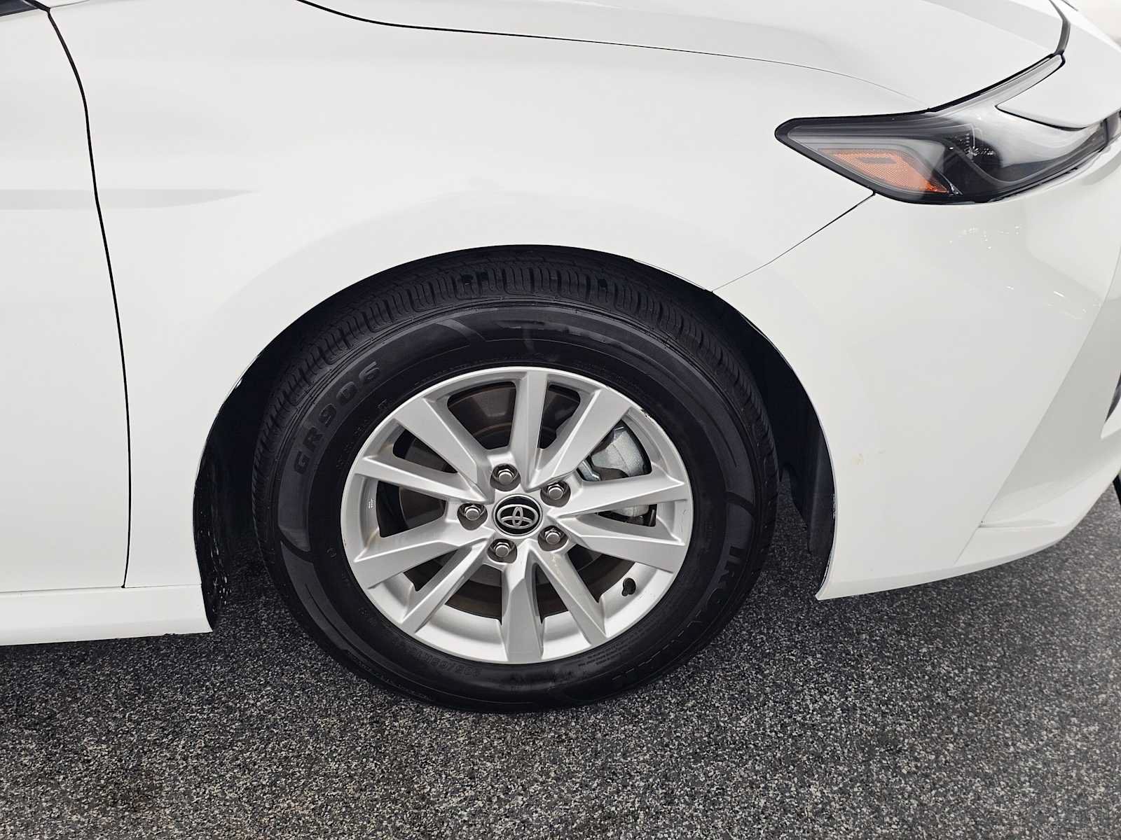 Used 2025 Toyota Camry LE FWD image 9