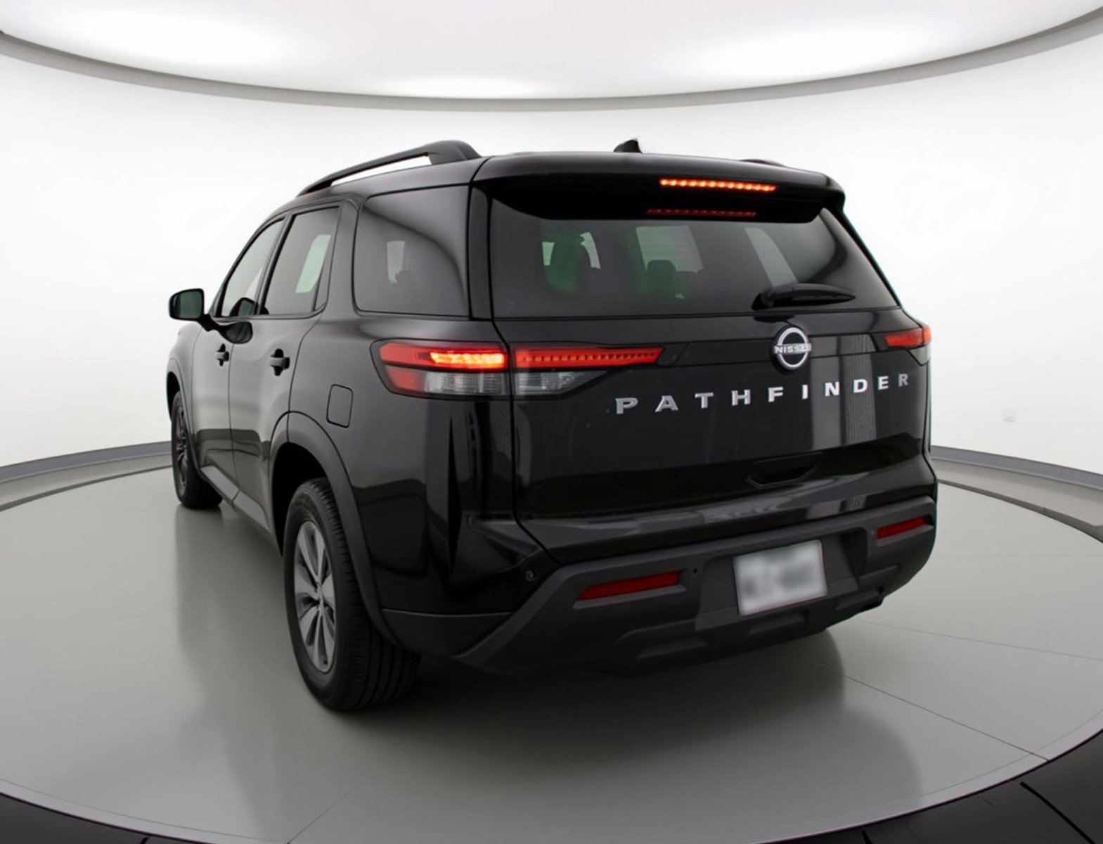 Used 2025 Nissan Pathfinder SV image 6
