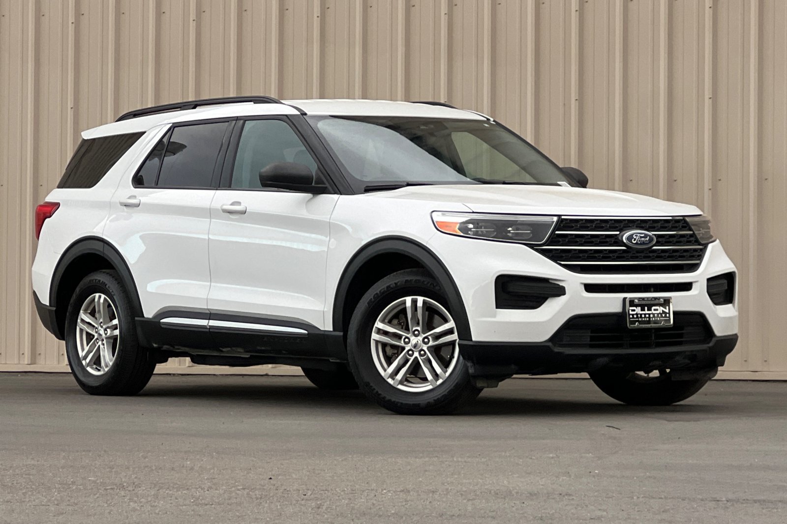 Used 2022 Ford Explorer XLT AWD/4WD image 2