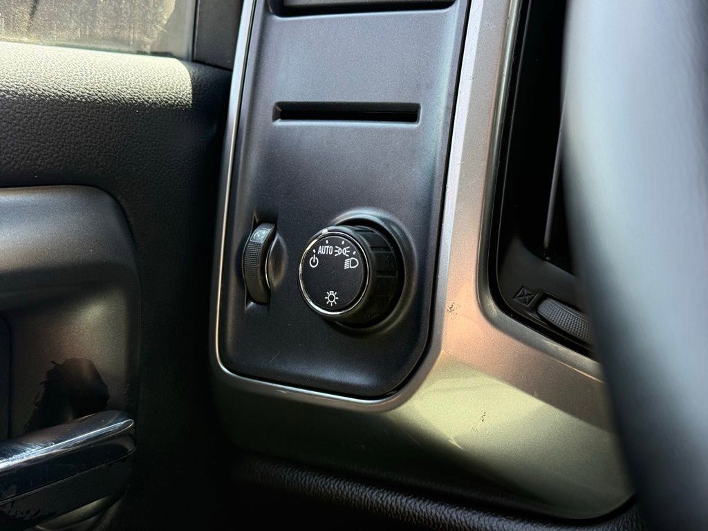 Used 2015 Chevrolet Silverado 1500 LT w/ LT Plus Package RWD image 17
