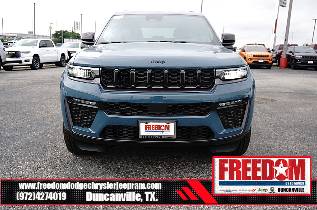 New 2026 Jeep Grand Cherokee Limited w/ Limited Altitude Package RWD image 8
