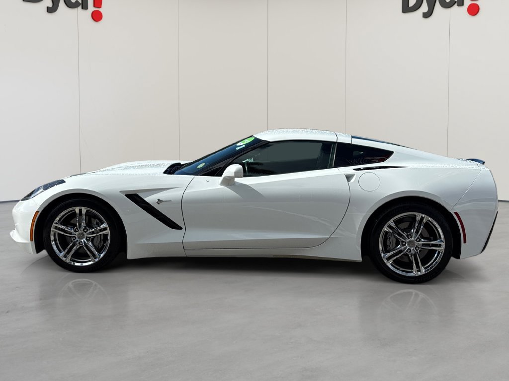 Used 2016 Chevrolet Corvette Stingray Coupe RWD image 2