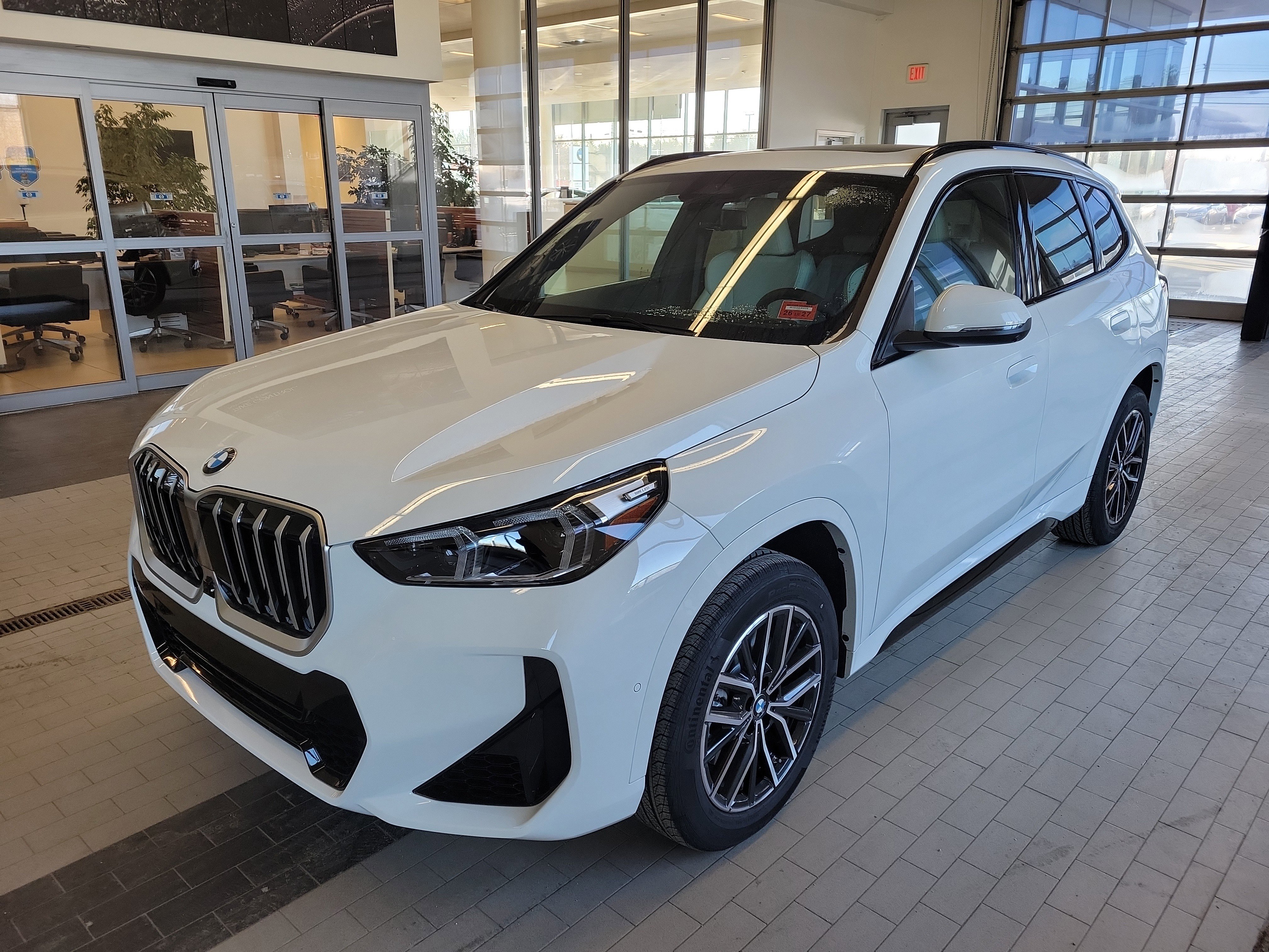 Used 2026 BMW X1 xDrive28i w/ Technology Package AWD/4WD image 1