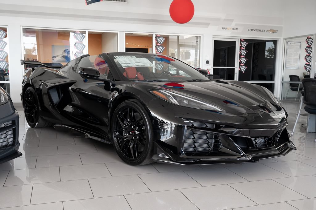 New 2027 Chevrolet Corvette Z06 w/ Z07 Performance Package RWD image 1