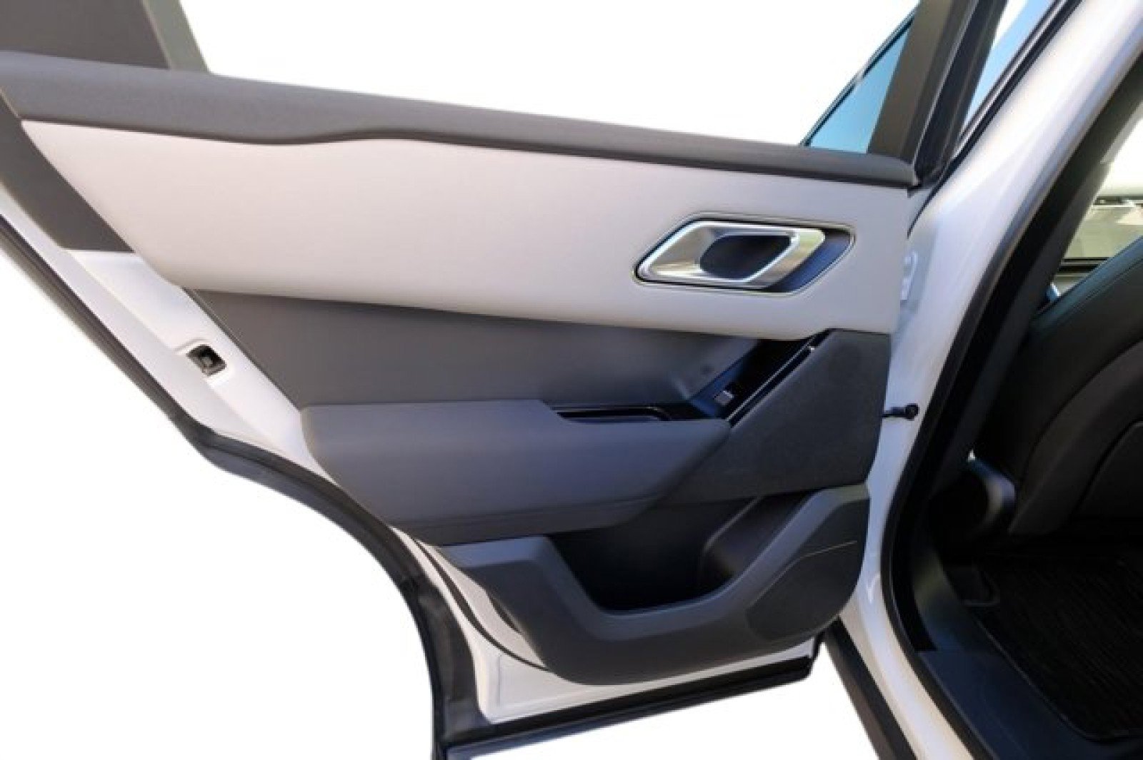 New 2025 Land Rover Range Rover Velar Dynamic SE image 13