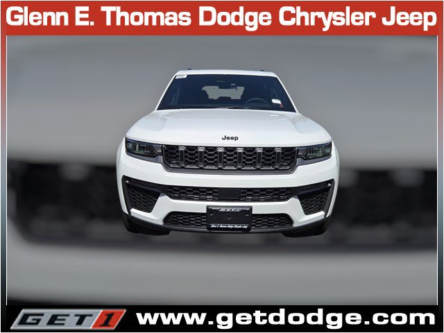New 2027 Jeep Grand Cherokee Limited RWD image 2