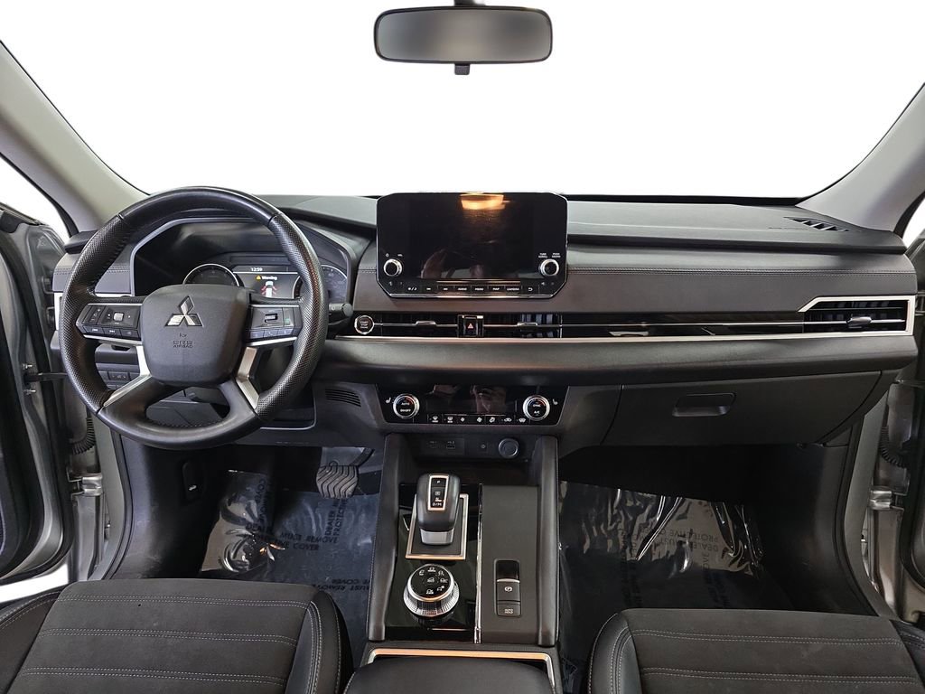 Used 2024 Mitsubishi Outlander SE AWD/4WD image 9