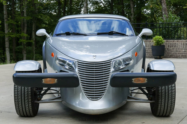 Used 2002 Chrysler Prowler RWD image 13