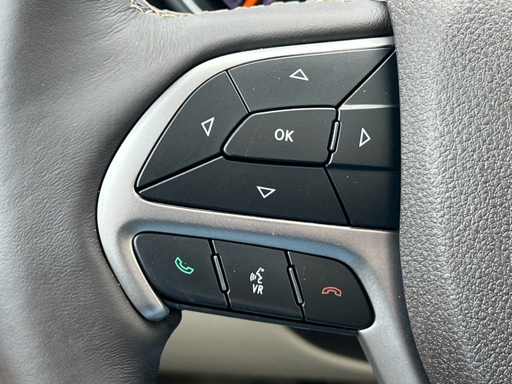 Used 2018 Jeep Grand Cherokee Overland image 36