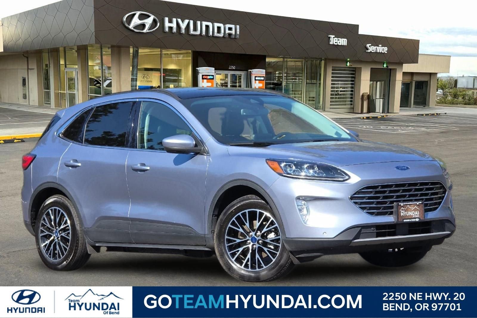 Used 2022 Ford Escape Titanium w/ Class II Trailer Tow Package