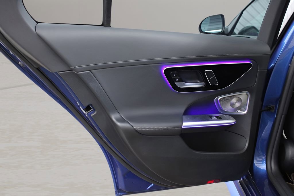 Used 2022 Mercedes-Benz C 300 Sedan image 12