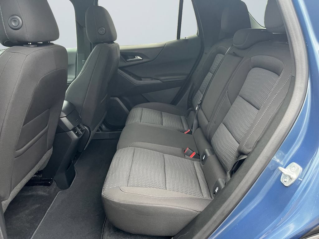 Used 2026 Chevrolet Equinox LT FWD image 12