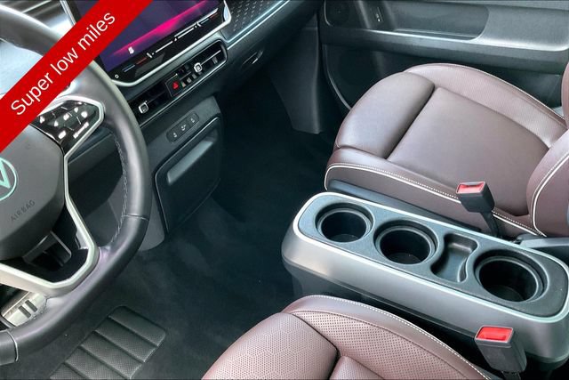 Used 2025 Volkswagen ID. Buzz Pro S Plus AWD/4WD image 17