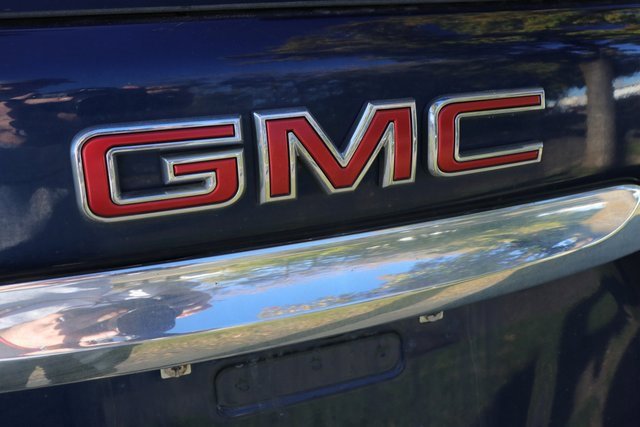 Used 2022 GMC Terrain SLE w/ Driver Convenience Package image 6