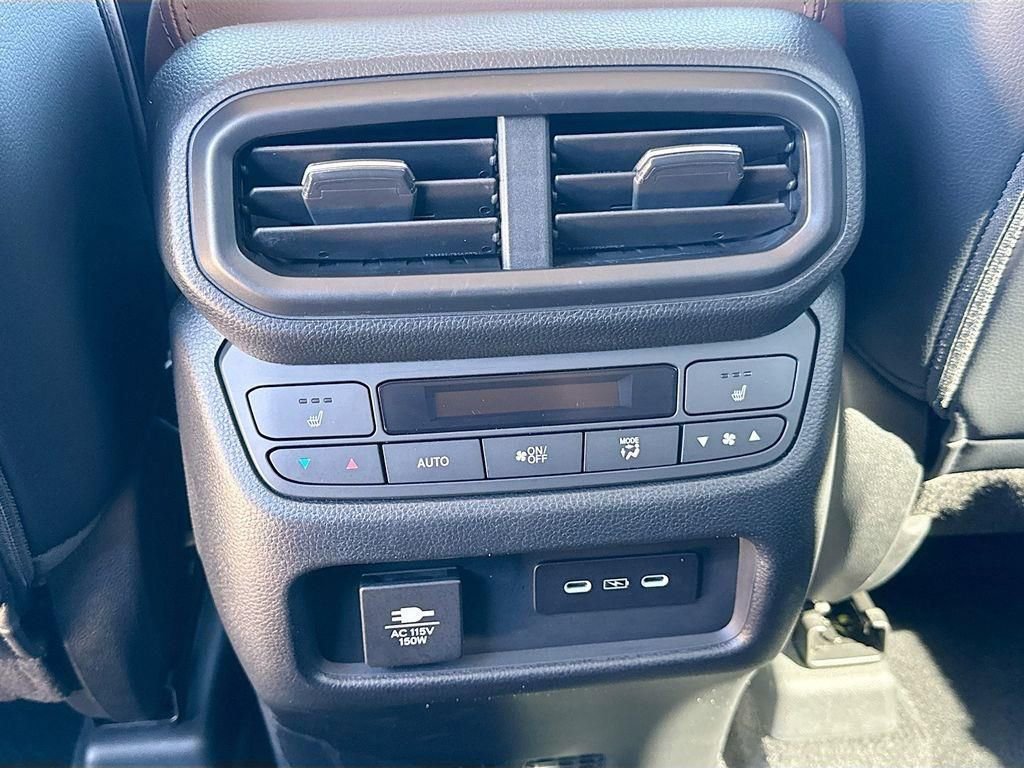 Used 2025 Honda Pilot Elite image 27
