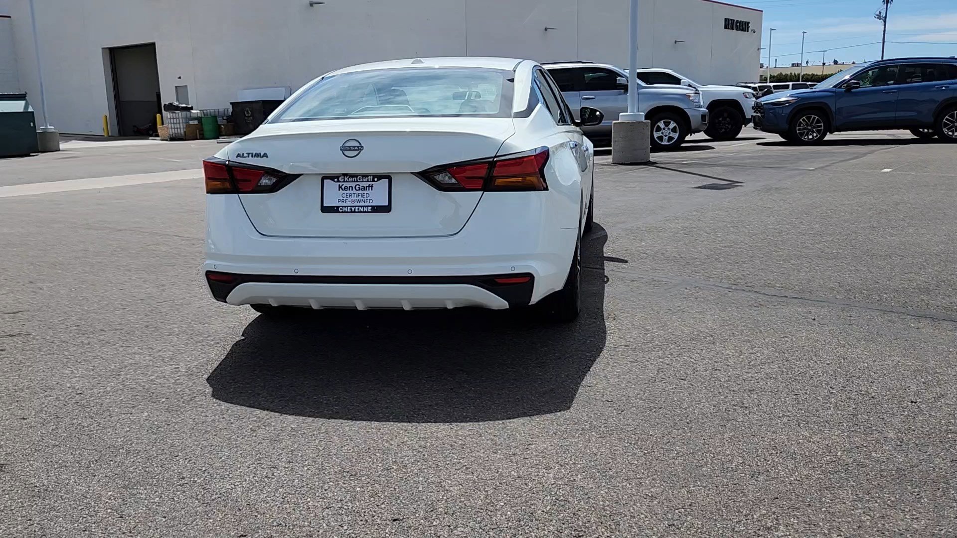 Used 2025 Nissan Altima 2.5 SV FWD image 3