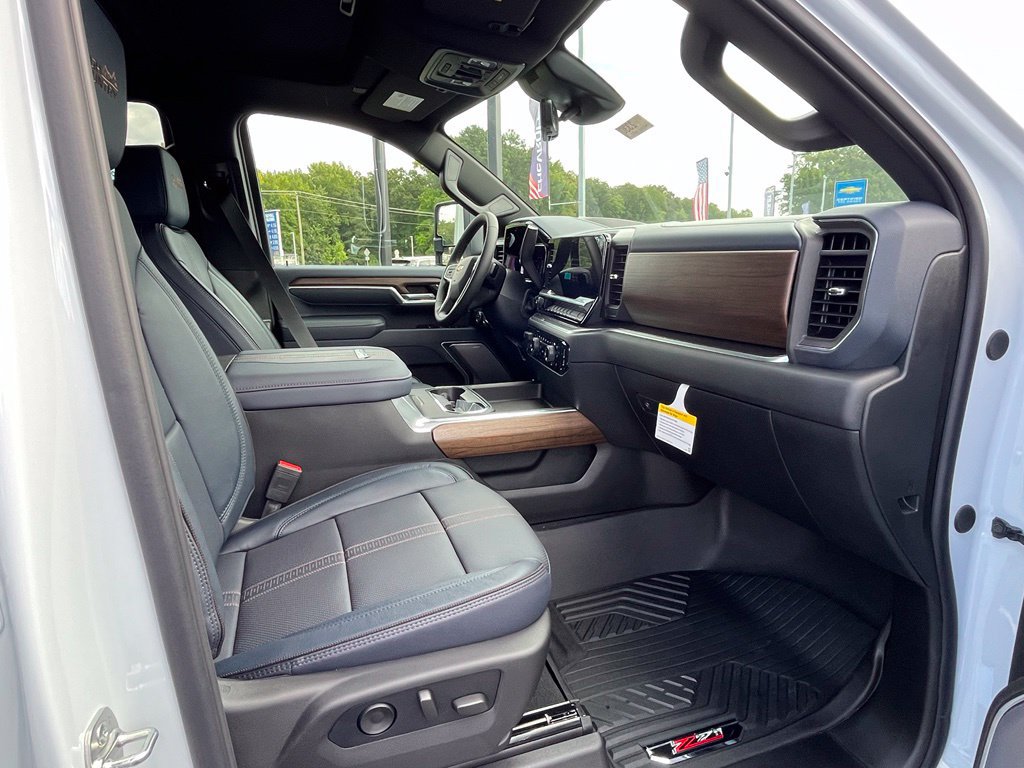 New 2026 Chevrolet Silverado 3500 High Country w/ High Country Premium Package AWD/4WD image 18