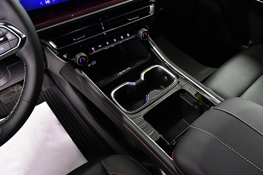 Used 2025 Chevrolet Traverse Z71 w/ Driver Confidence Package image 21