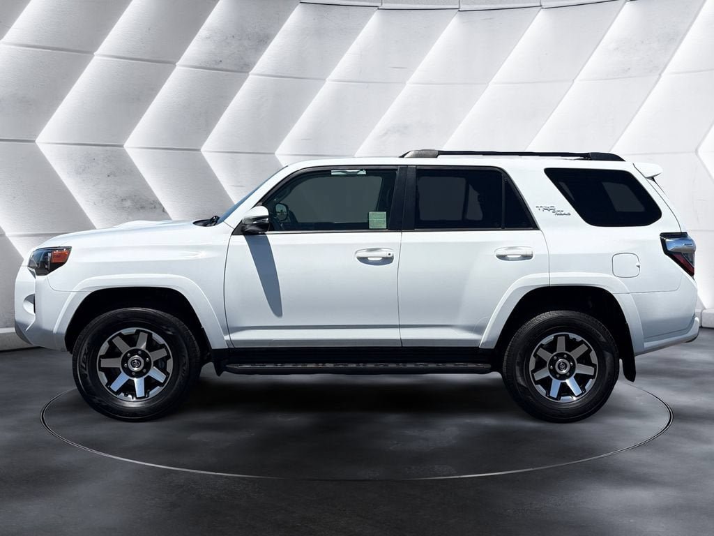 Used 2023 Toyota 4Runner TRD Off-Road Premium AWD/4WD image 2