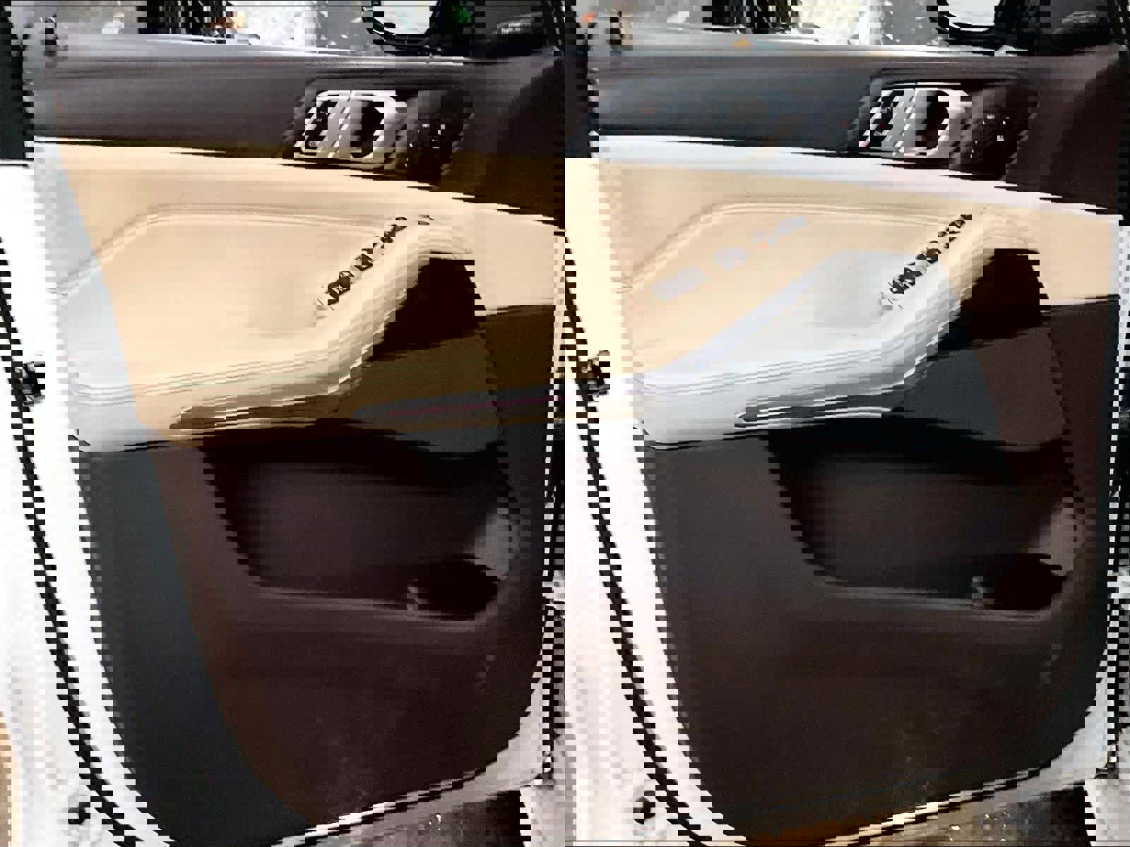 Used 2019 BMW X5 xDrive50i w/ M Sport Package image 24