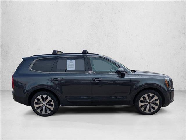 Used 2022 Kia Telluride SX w/ Nightfall Edition Package AWD/4WD video 4