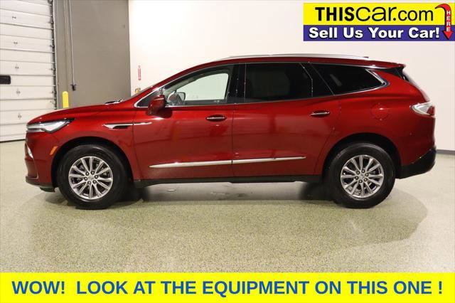 Used 2023 Buick Enclave Essence image 4