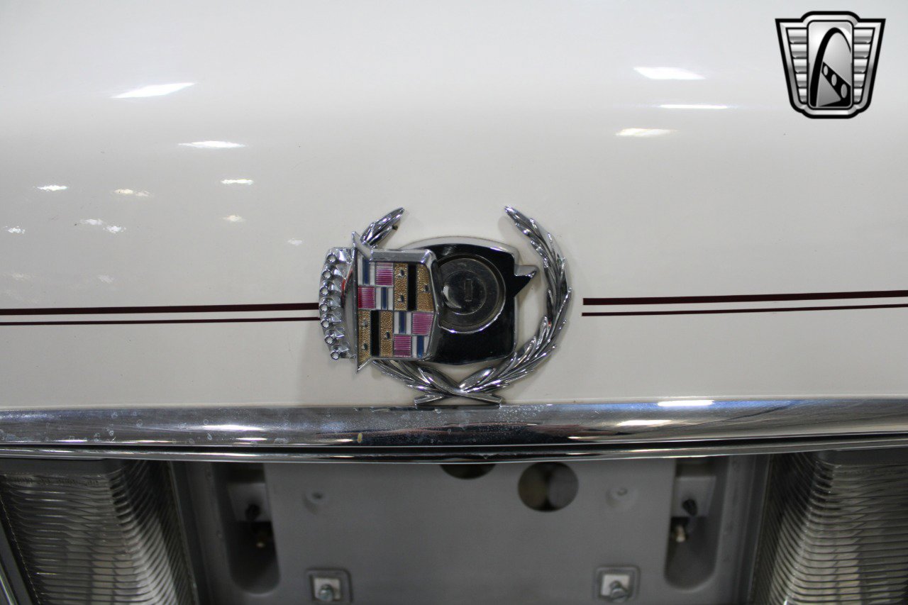 Used 1992 Cadillac De Ville Coupe image 16