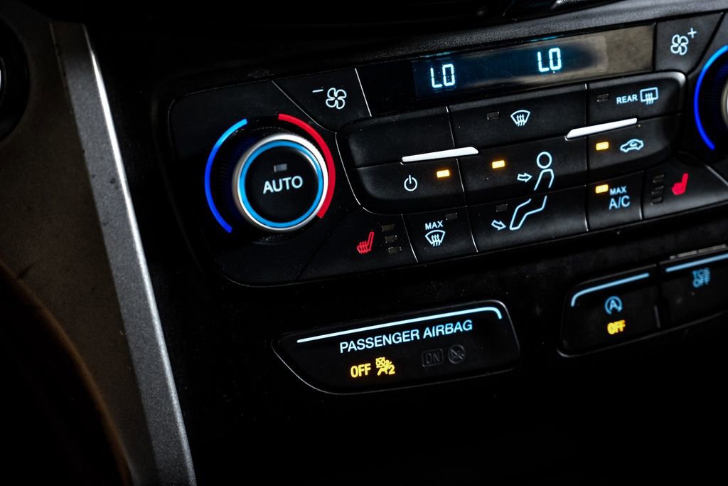 Used 2019 Ford Escape SE image 21