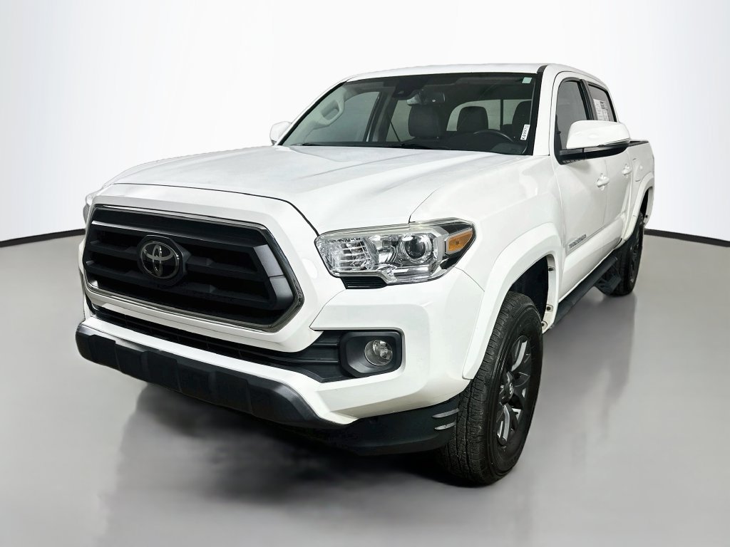 Used 2022 Toyota Tacoma SR5 w/ Technology Package RWD image 3